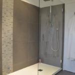 Pose de douche à l'Italienne par les experts en Plomberie NEOS BÂTIMENT, Marseille 13007